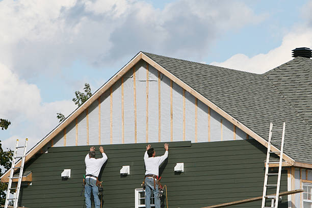 Professional Siding technician working in Maple Heights, OH